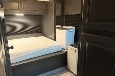 Thor Motor Coach Freedom elite Class C