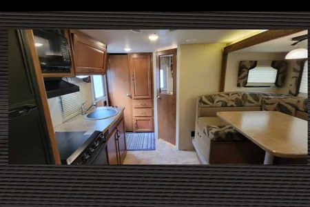 AR's Lance 1685 Travel Trailer