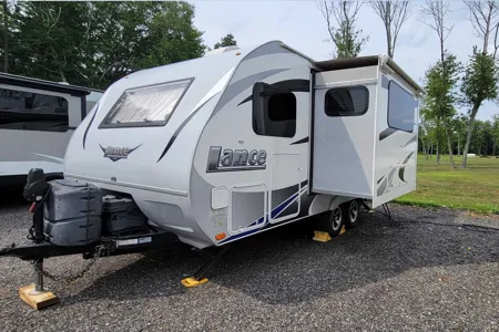 AR's Lance 1685 Travel Trailer