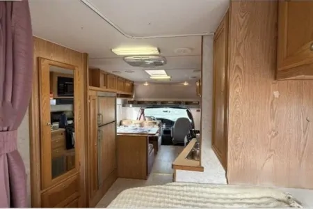 Cozy and Clean/Affordable Island Motorhome