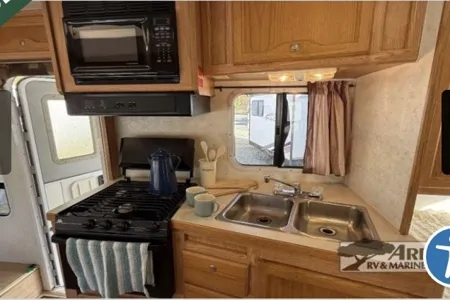 Cozy and Clean/Affordable Island Motorhome
