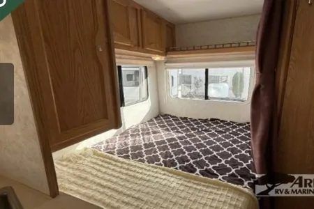Cozy and Clean/Affordable Island Motorhome