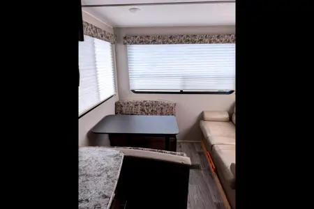 Summer Fun 25' Keystone Hideout LHS Travel Trailer