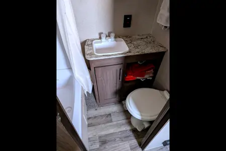 Summer Fun 25' Keystone Hideout LHS Travel Trailer