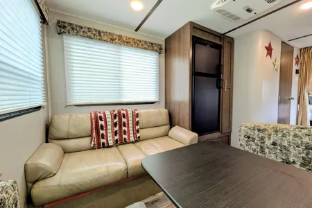 Summer Fun 25' Keystone Hideout LHS Travel Trailer