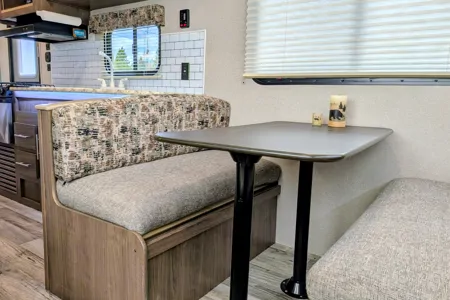 Summer Fun 25' Keystone Hideout LHS Travel Trailer