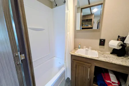 Summer Fun 25' Keystone Hideout LHS Travel Trailer