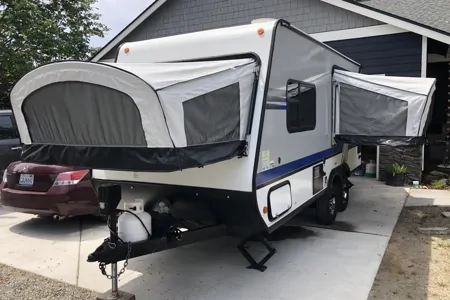 3 bunk Jayco Jayfeather 17XFD Hybrid