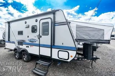 3 bunk Jayco Jayfeather 17XFD Hybrid