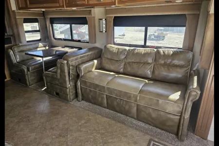 Fleetwood Bounder 35 Class A