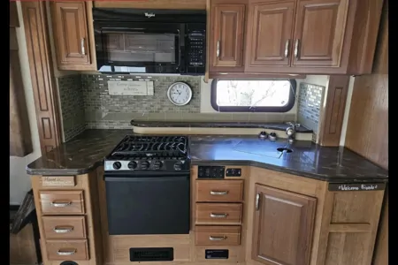 Fleetwood Bounder 35 Class A