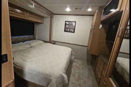Fleetwood Bounder 35 Class A