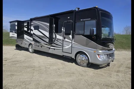 Fleetwood Bounder 35 Class A