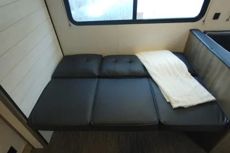 Family travels Heartland Pioneer BH280 Travel Trailer