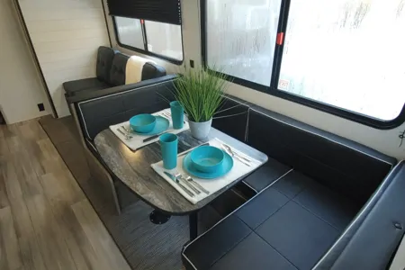 Family travels Heartland Pioneer BH280 Travel Trailer