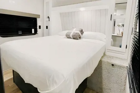 1 Night Free 2022 Hideout Travel Trailer