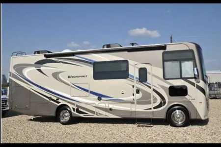 Mac’s  Windsport 29M Class A