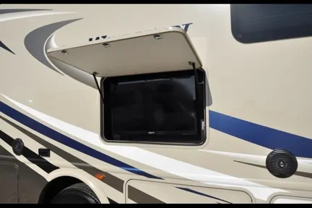 Mac’s  Windsport 29M Class A