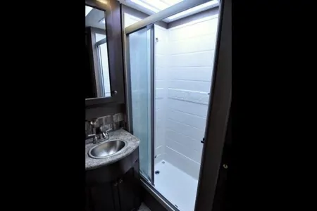 Mac’s  Windsport 29M Class A