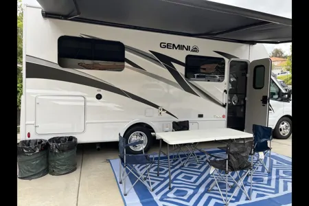 Thor Motor Coach Thor Gemini 24KB Class B