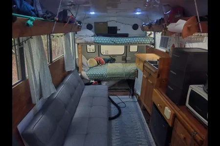 Neil's Ford E350 school bus