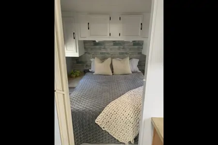 Mark’s Marvellous Coachmen 25 Travel Trailer