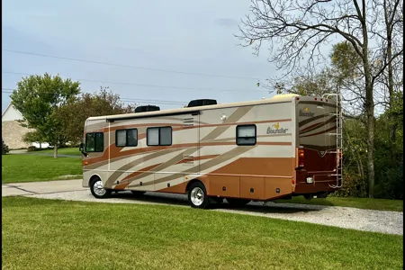 Kelly's Fleetwood Bounder 35H Class A