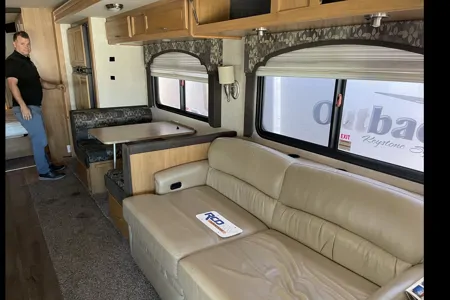 Kelly's Fleetwood Bounder 35H Class A