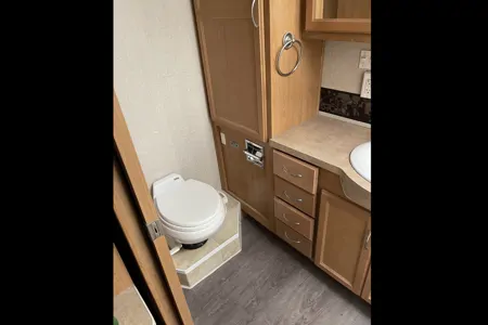Kelly's Fleetwood Bounder 35H Class A