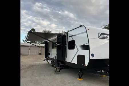 BRAND NEW! Sleeps 8❗️2025 Coleman Light 26BX