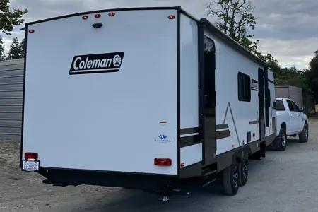 BRAND NEW! Sleeps 8❗️2025 Coleman Light 26BX