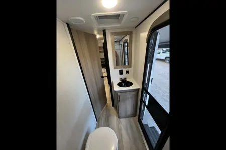 BRAND NEW! Sleeps 8❗️2025 Coleman Light 26BX