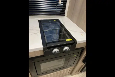 BRAND NEW! Sleeps 8❗️2025 Coleman Light 26BX