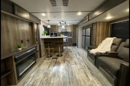 Christen's Keystone 320MLS Travel Trailer