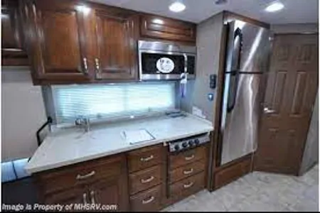 Vivian (Forest River Legacy 39')