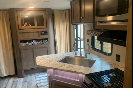 Venoms Keystone 24bhs Travel Trailer