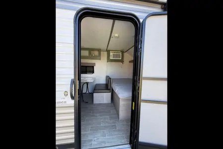 Dustin's Dutchmen Coleman M-17B Travel Trailer