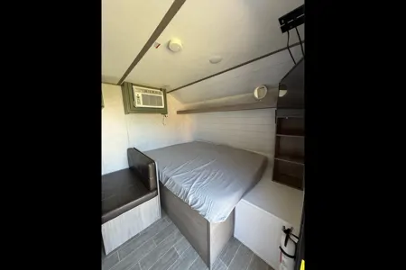 Dustin's Dutchmen Coleman M-17B Travel Trailer