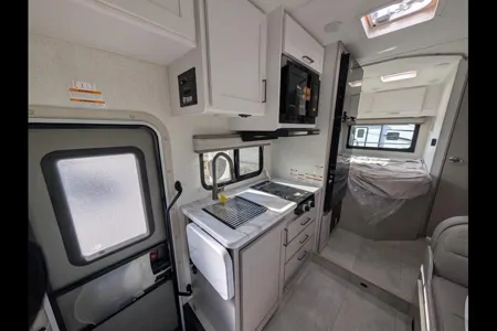 Monique Thor Motor Coach Échelon LC 21 Classe C