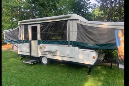 Kathy's Coleman Bayside Tent Trailer