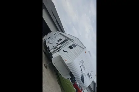 Natalie's Pilgrim International 267bh Fifth Wheel