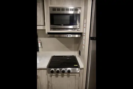 Ozarro's Coachmen Summit Series 261bhs