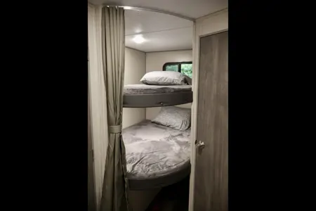 Ozarro's Coachmen Summit Series 261bhs