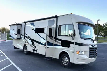 DAVID's Thor Motor Coach ace 30.1 Class A