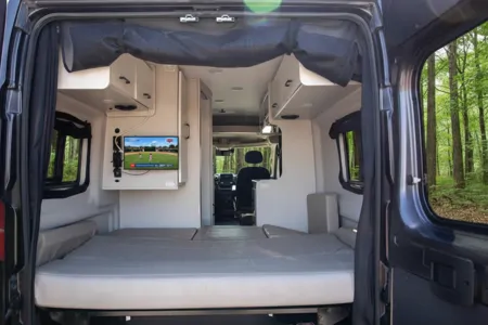 B01 - Thor Twist Van - The RV Rental Factory