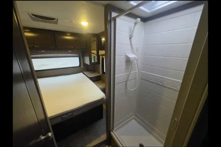 Liuliu's Thor Motor Coach Chateau Class C