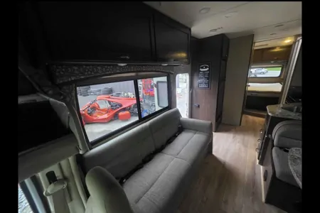 Liuliu's Thor Motor Coach Chateau Class C
