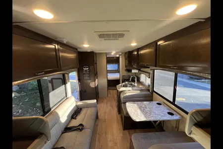 Liuliu's Thor Motor Coach Chateau Class C