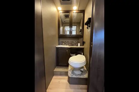 Liuliu's Thor Motor Coach Chateau Class C
