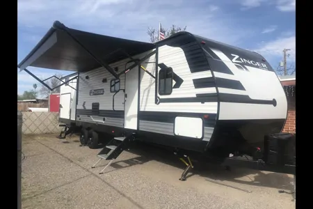 Annie’s Keystone Zinger 328sb Travel Trailer